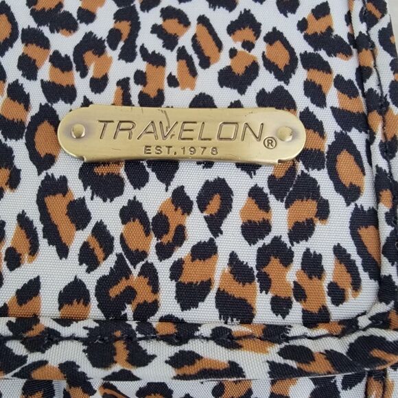 Travelon Crossbody Purse Leopard Print W/Tan Lining Pouch Pockets & Storage EUC - Picture 2 of 6